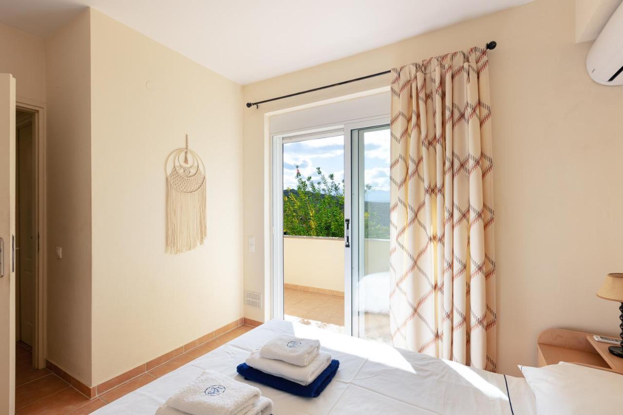 Lake And Sea Villa Tersanas Exterior foto